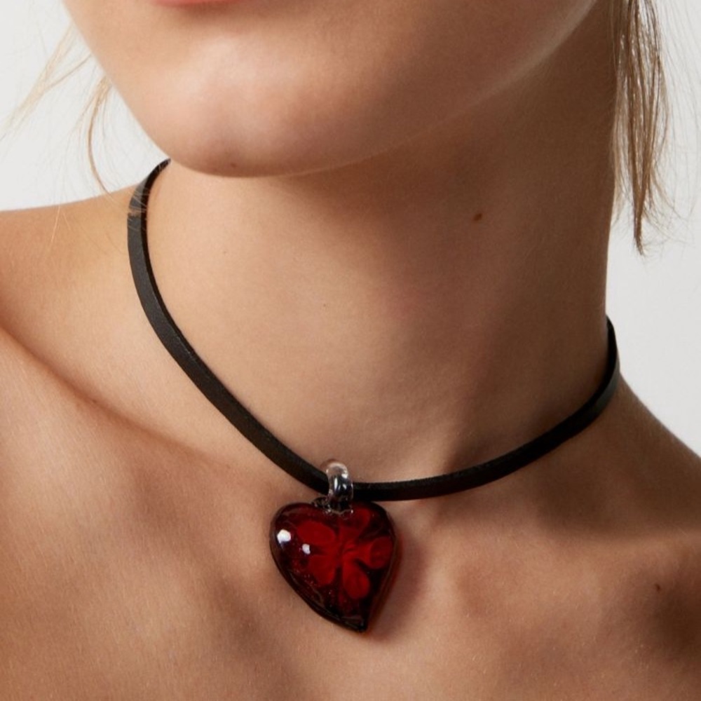 UO Glass Heart Choker Necklace